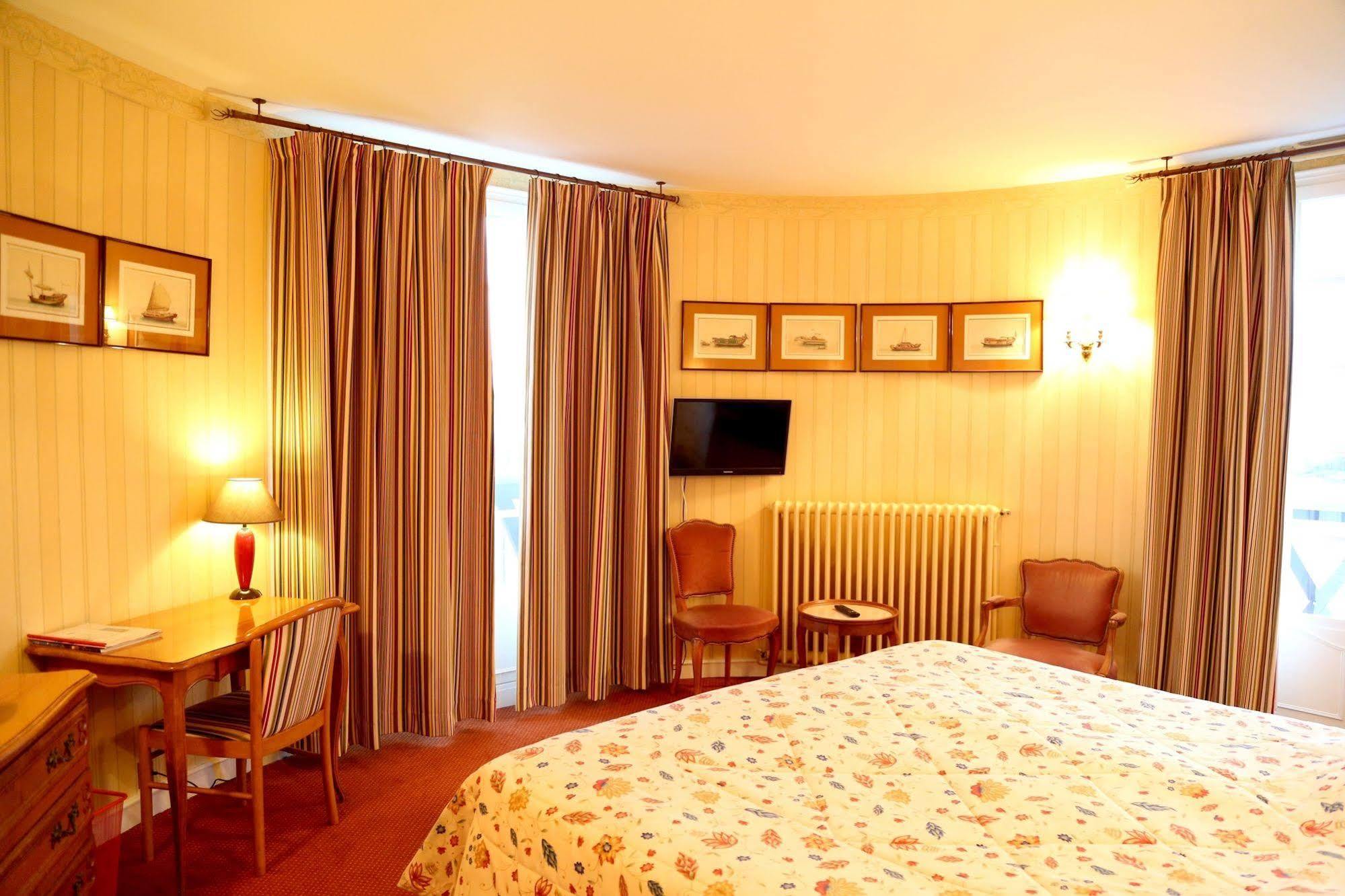 Hostellerie Saint Pierre Luaran gambar