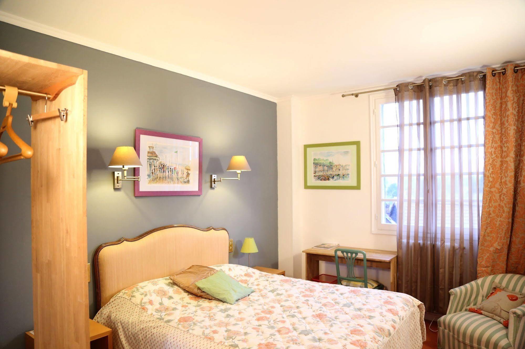 Hostellerie Saint Pierre Luaran gambar